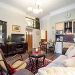 Classic In Old Town Apartment