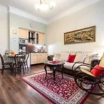 Classic In Old Town Apartment