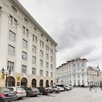 Classic In Old Town Apartment *