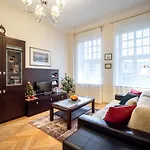 Classic In Old Town Apartment